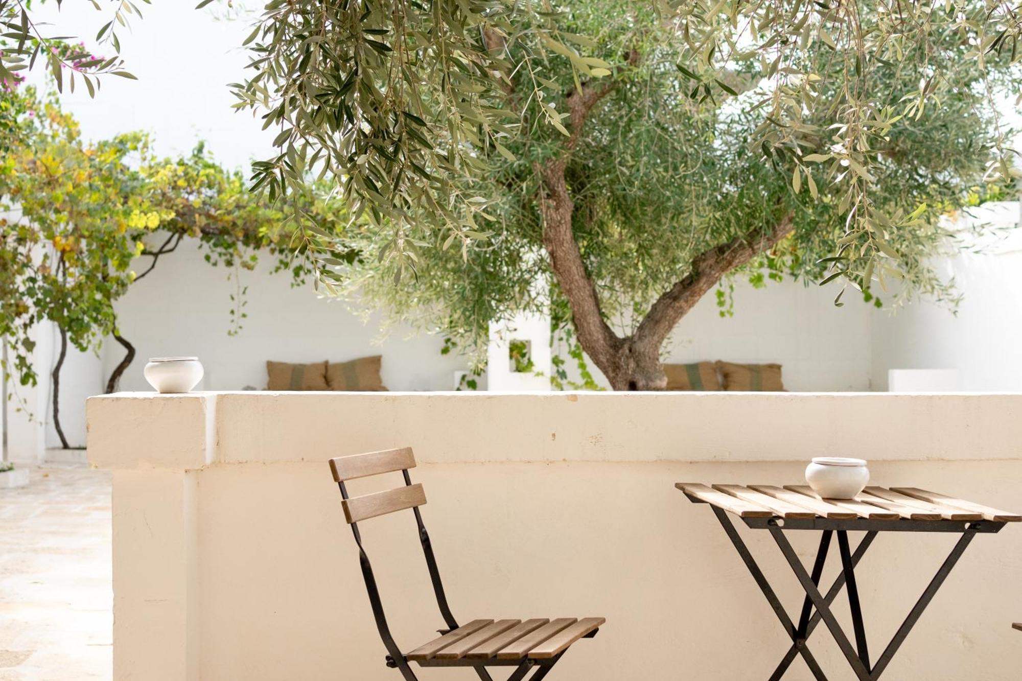 Oltre Gli Ulivi Bed & Breakfast Ostuni Exterior photo