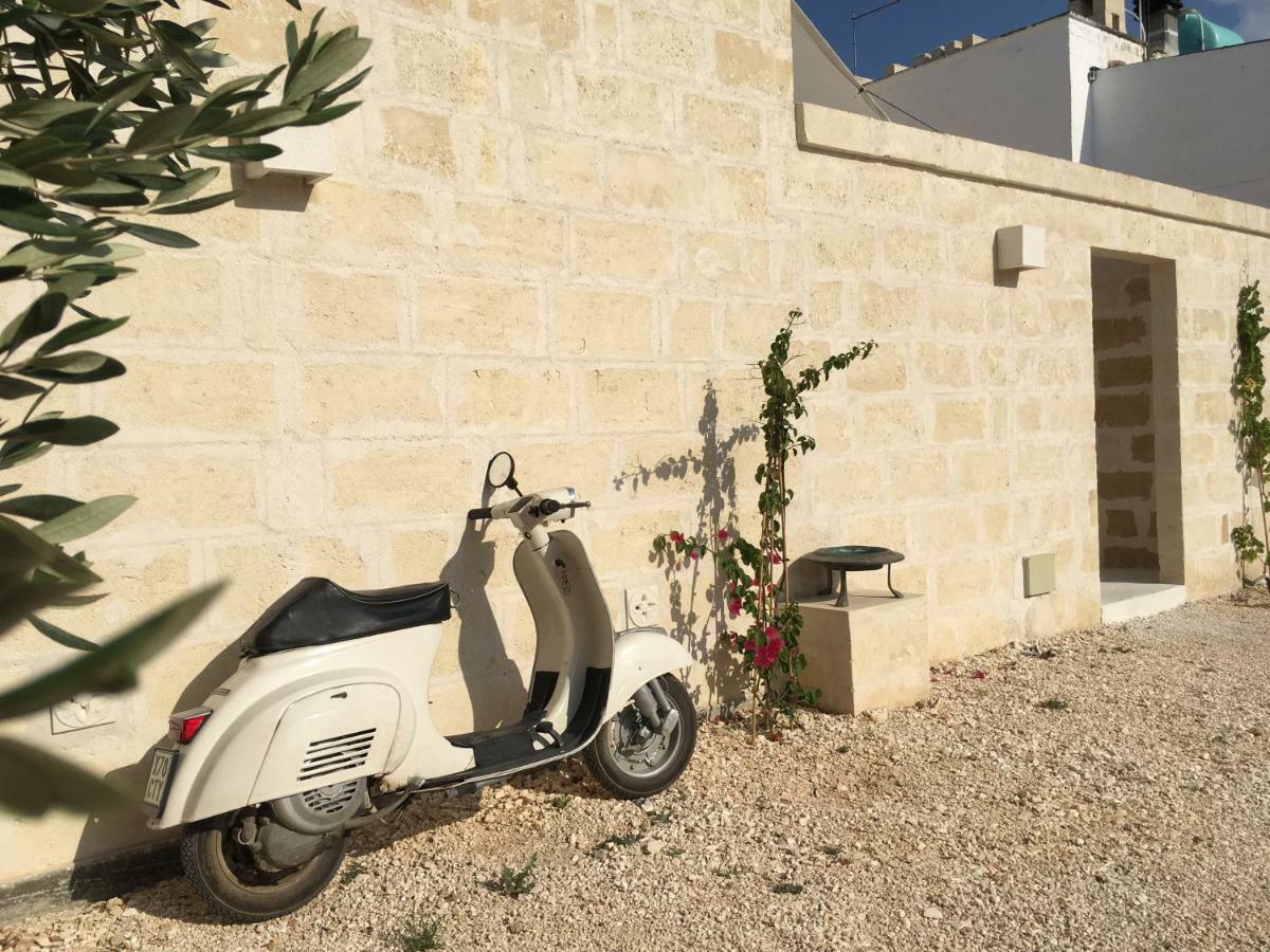 Oltre Gli Ulivi Bed & Breakfast Ostuni Exterior photo